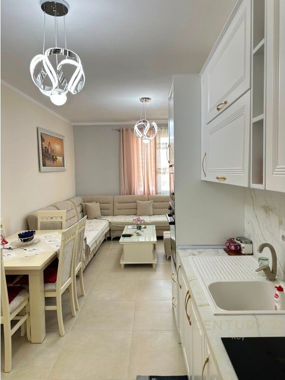 APPARTAMENTO 1+1 IN VENDITA A GOLEM, DI FRONTE ALL'HOTEL FLOWER – NUOVO PALAZZO 2025!!!