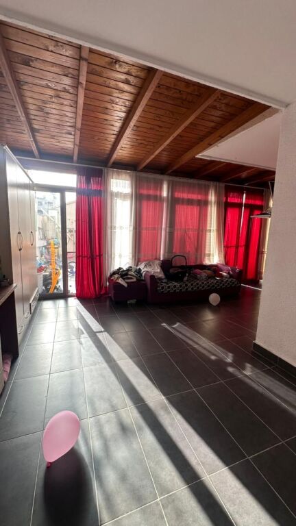 🏡 SHITET APARTAMENT 2+1 + 2 TUALETE + VERANDË – LAGJJA 18, DURRËS