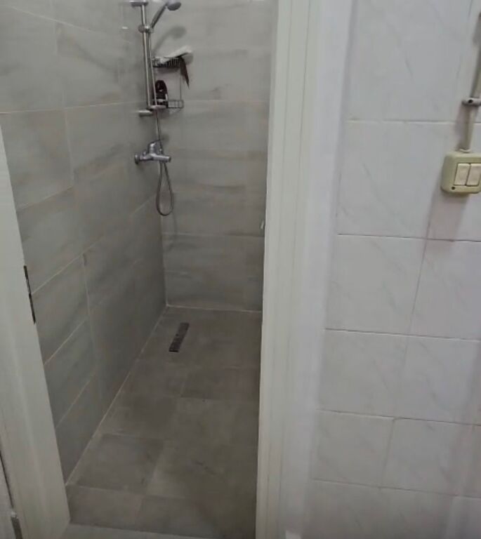 Apartament 2+1 me qira tek Rr Kavajes!