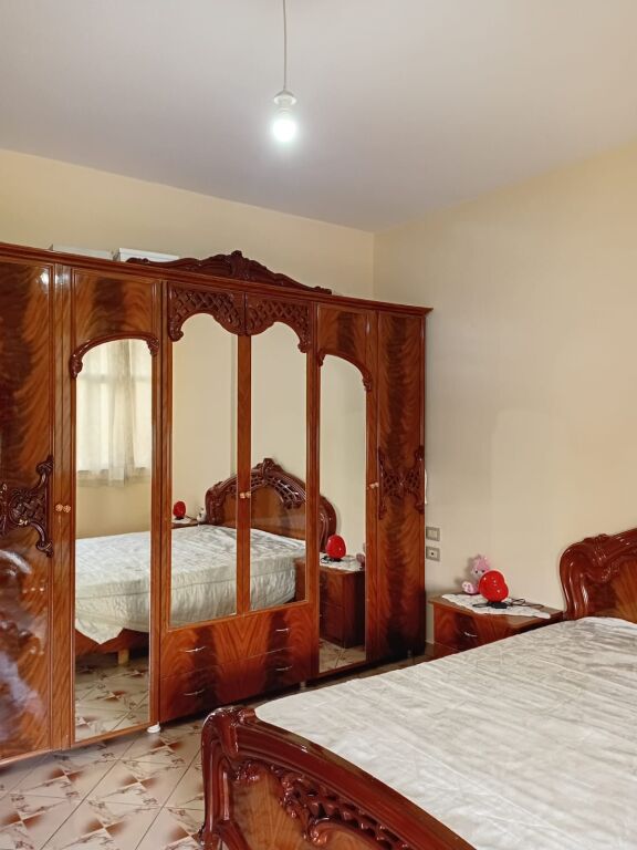 Apartament me qera