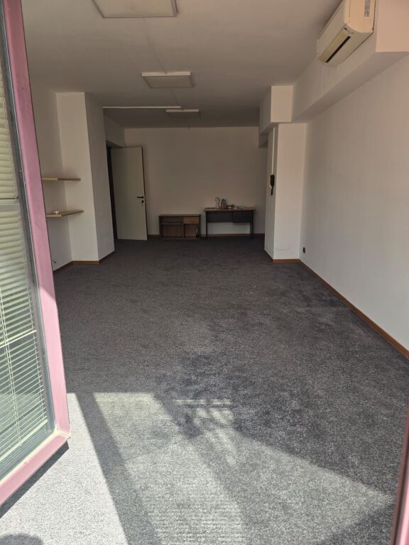 AMBIENT BIZNESI ME QIRA – QENDËR TIRANË