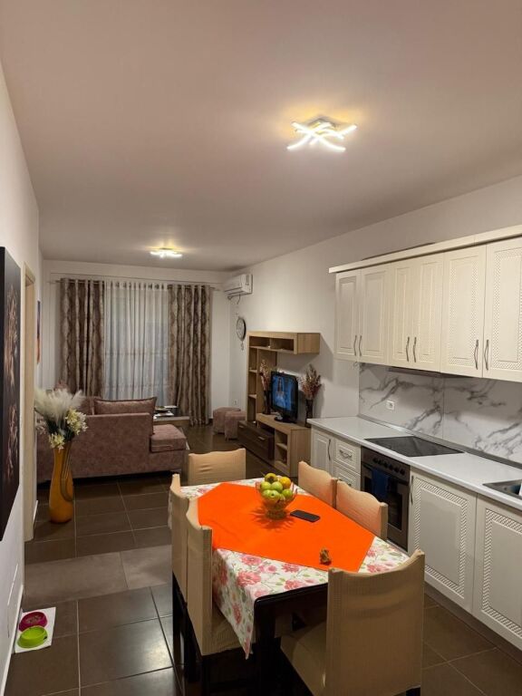 🏢Liqeni i Thate,Rruga Peti,jepet me qera apartament,2+1+2+post parkimi,i mobiluar. 650Euro