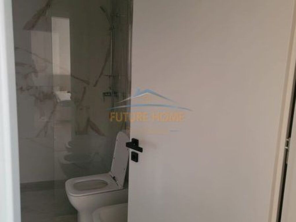 Qera, Apartament 2+1+2, Rruga 5 Maji , Tiranë