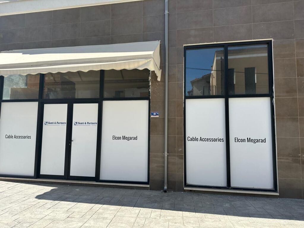 Shop for rent / 📍 Paris Commune – Kika 3