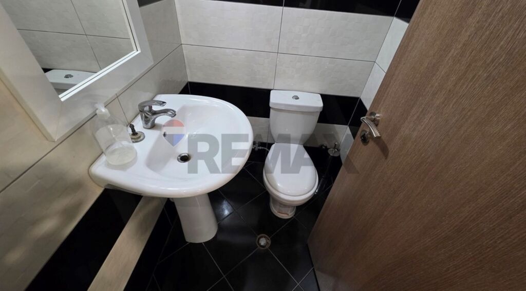 EXCLUSIVE OPPORTUNITY – SHOP FOR SALE | VLORË