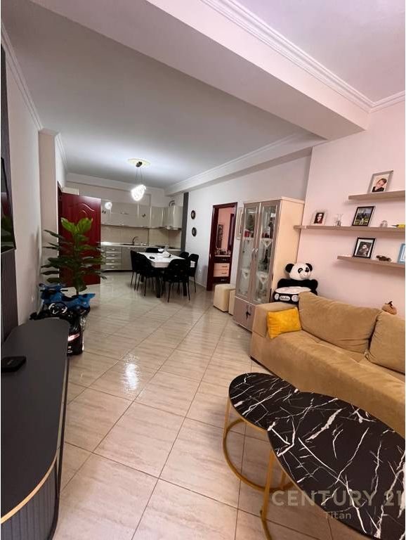 Shitet apartament modern 2+1+2 prane Bar Artistit, Astir!