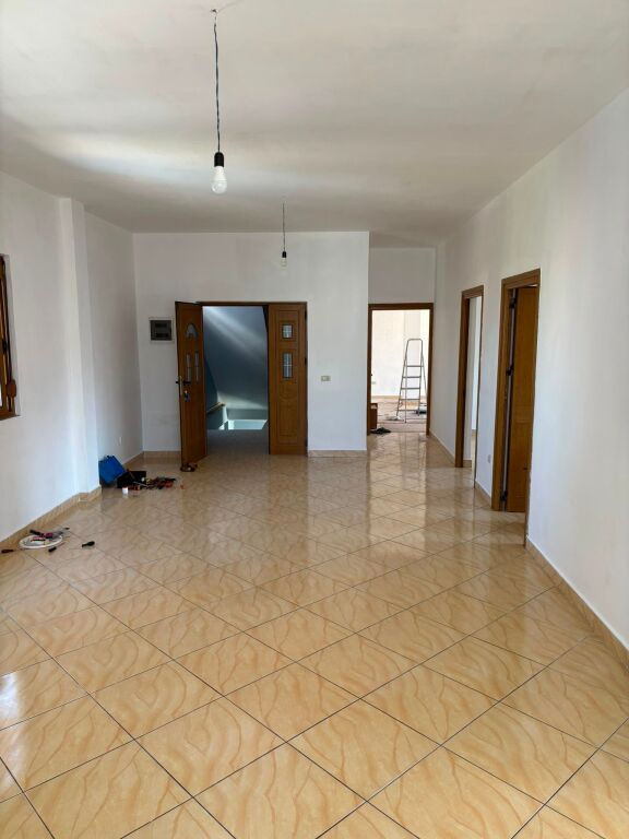 Apartment for rent in a private building 3+1