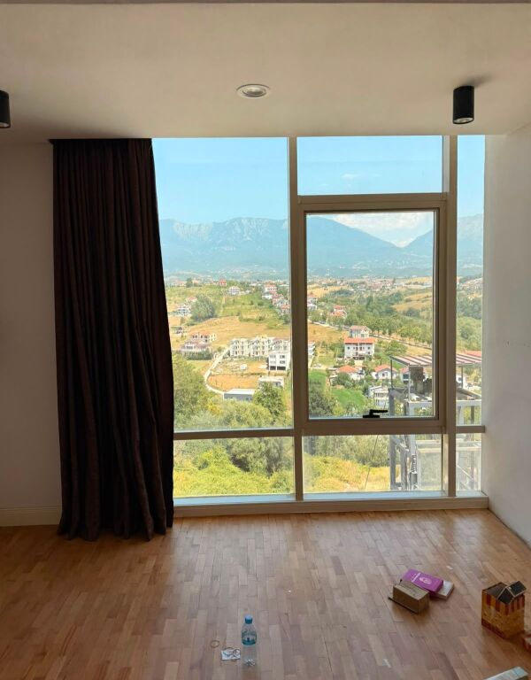 SHTEPI ME QIRA 2+1+2+4 POSTE PARKIMI - SAUK I RI, TIRANE