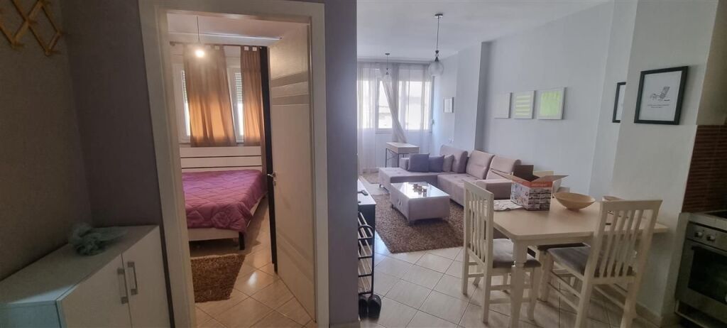🏠 1+1 FOR RENT – NEAR SELVISA  📍 Near “Partizani” High School💰 55,000 ALL/month