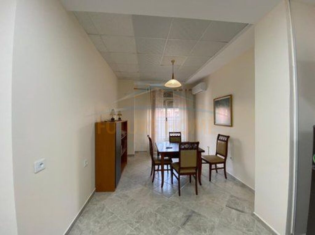 Qera, Apartament 2+1, Rruga e Kavajës, Tiranë (Pranon student DJEM)
