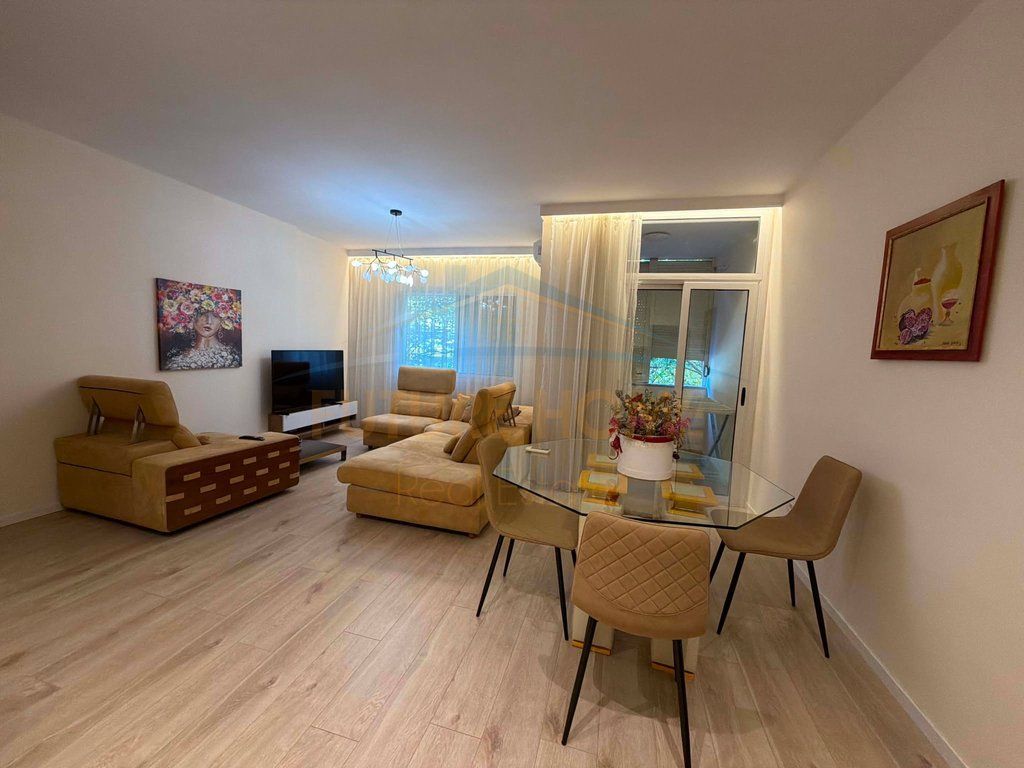 For sale, Apartment 2+1+2, Commune of Paris