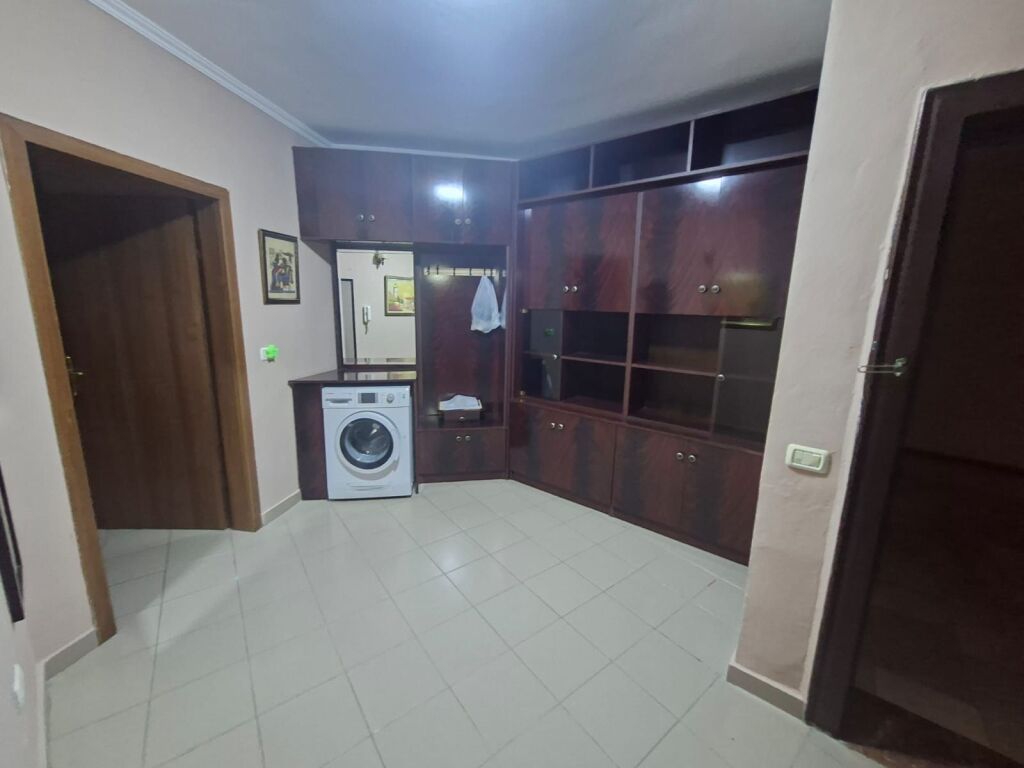 Apartament me qera 1+1 📍Brryl, prane palester Friends