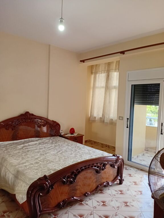 Apartament me qera