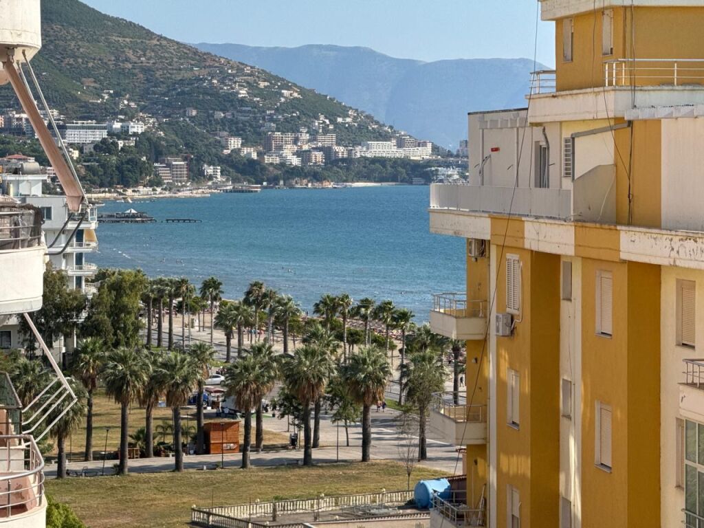 Apartament me qira në Lungomare Vlorë Tetor-1 Qershor