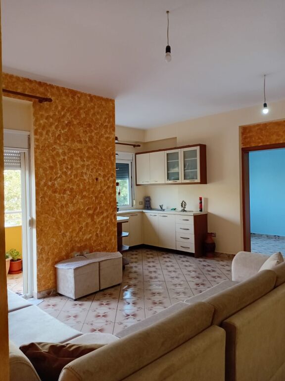 Apartament me qera
