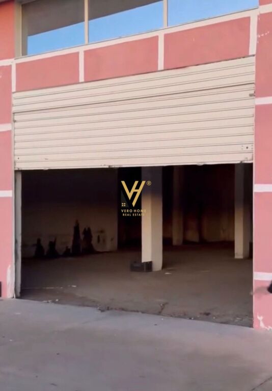 JEPET MAGAZINE 6.000 M2 ME QIRA TE KRYQEZIMI I RRILES, LEZHE 4.000 EURO