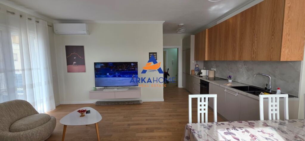 FOR RENT APARTMENT 2+1+BALCONY "AT THE NEW MARKET" 90,000 LEKE