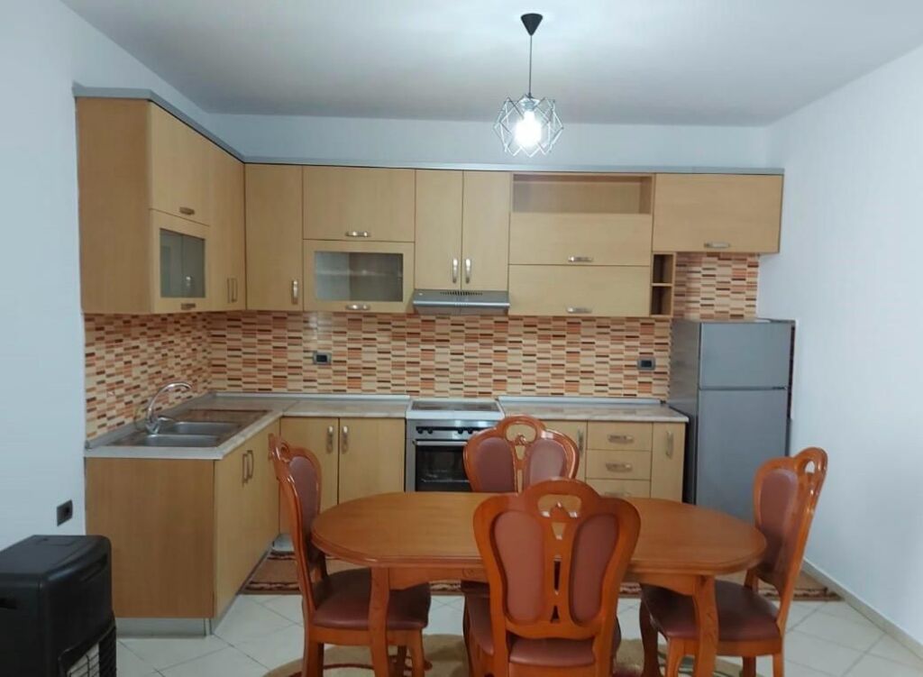 Appartamento 2+1+1 con Balcone in Affitto