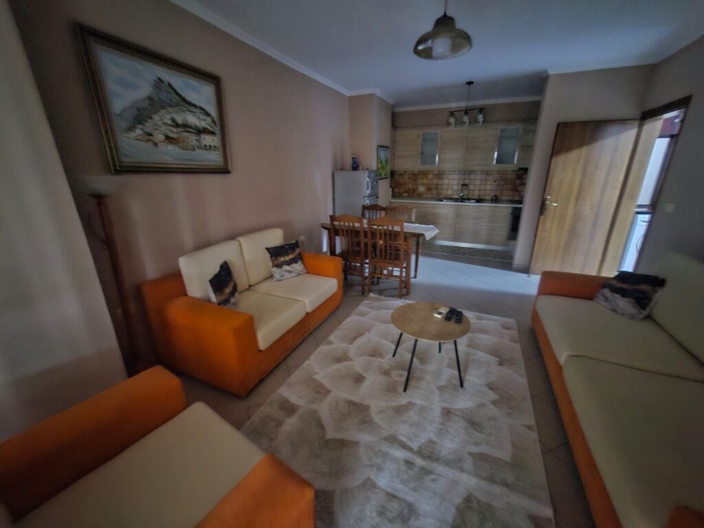 Jepet Me Qera Apartament 1+1+1 Ballkon