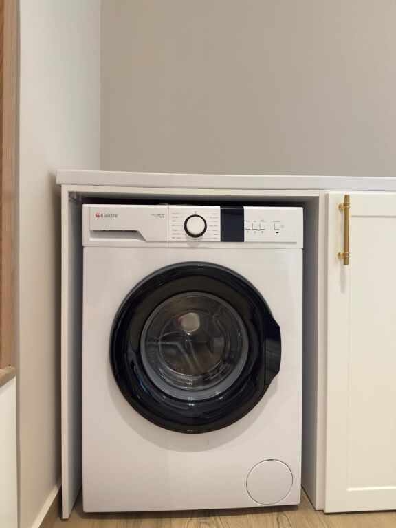 Apartament me qira në Lungomare Vlorë Tetor-1 Qershor