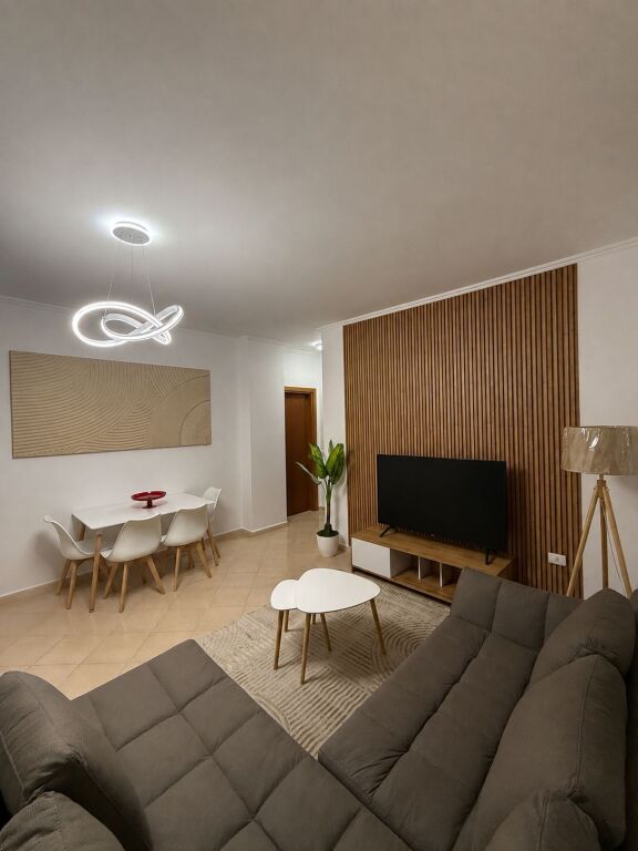 JEPET ME QIRA APARTAMENT 2+1+2 – PRANË FRESKUT   ID 5408