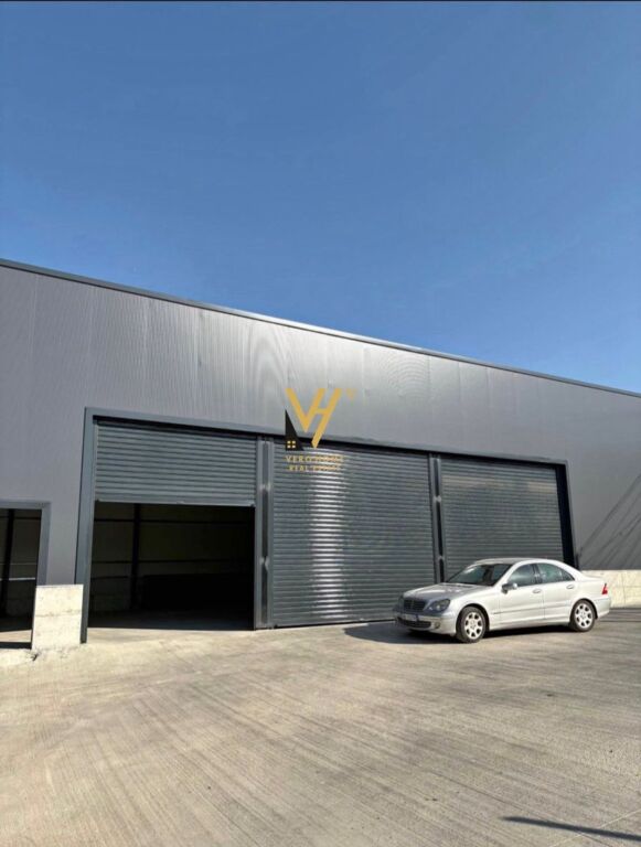 JEPET MAGAZINE 180 M2 ME QIRA NE YRSHEK 130.000 LEKE