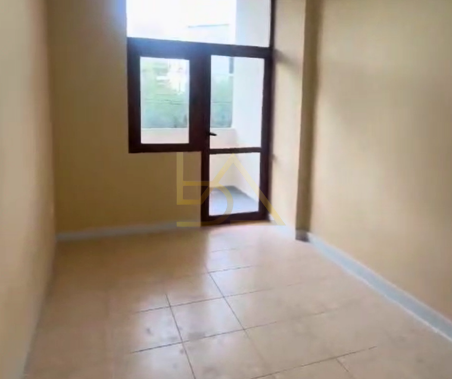 SHITET APARTAMENT 3+1 – PLAZH, DURRËS | PRANË SHKOLLËS “BAJRAM CURRI”