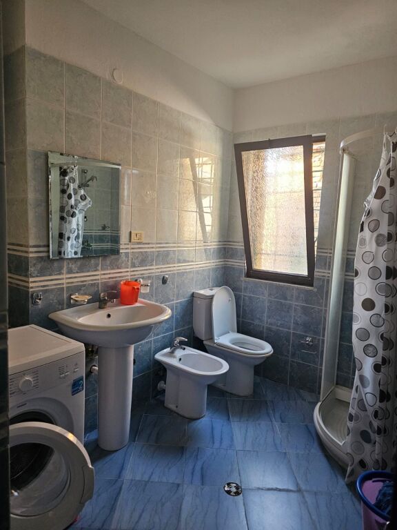 Jepet Me Qera Apartament 1+1+1 Ballkon