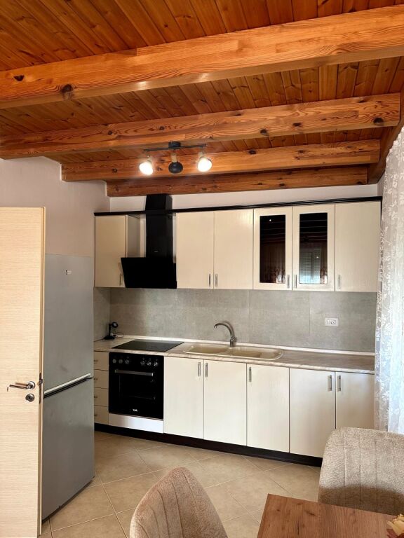 Qera | Apartament 2 + 1 | Rruga Shefqet Kuka | 500 €/muaj