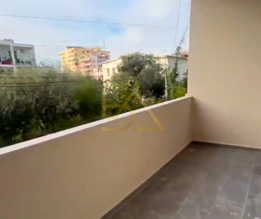 SHITET APARTAMENT 3+1 – PLAZH, DURRËS | PRANË SHKOLLËS “BAJRAM CURRI”