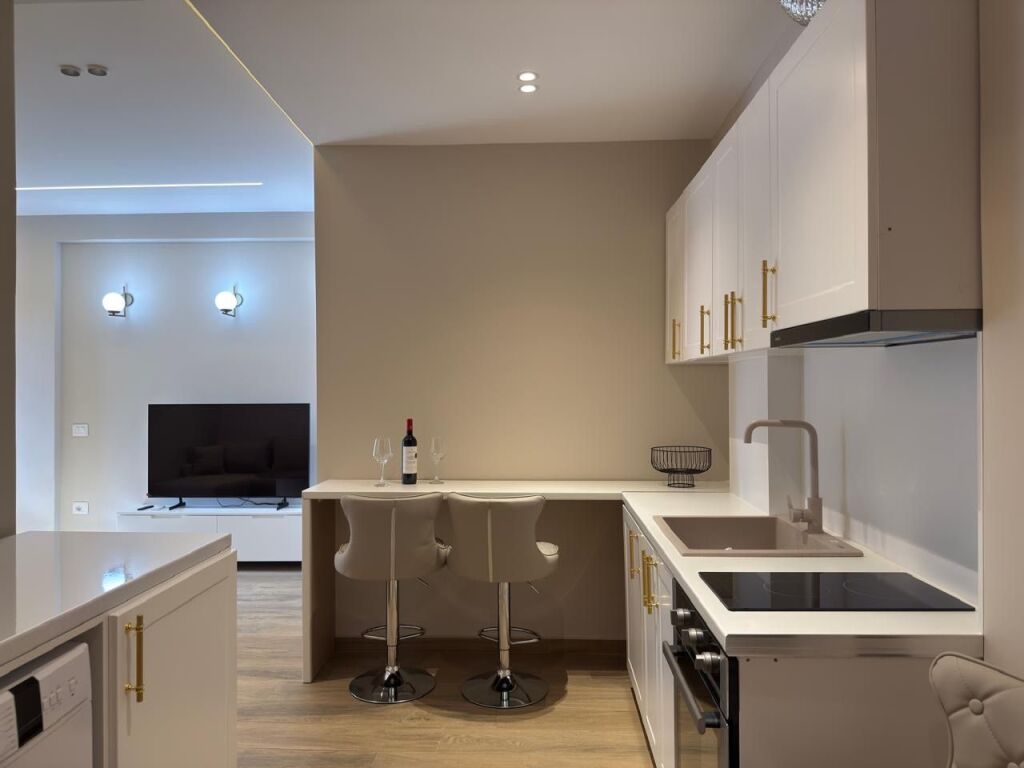 Apartament me qira në Lungomare Vlorë Tetor-1 Qershor