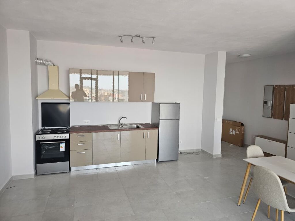 Apartament 2+1, Porcelan (perball UET)