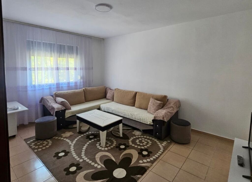 Jepet me qera Apartment 2+1 ne Durres