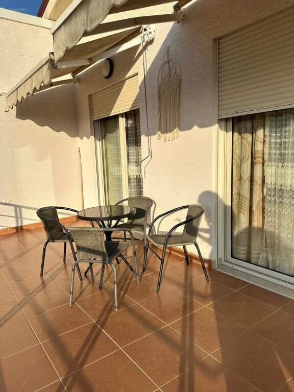 Qera | Apartament 2 + 1 | Rruga Shefqet Kuka | 500 €/muaj