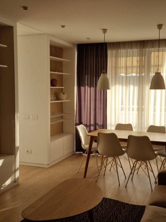 Jepet me Qera Apartament 2+1+Parkim rruga Elbasanit, Air Albania Stadium, Ambasada Amerikane