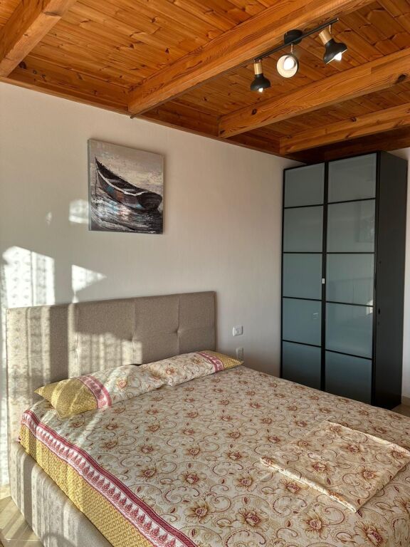 Qera | Apartament 2 + 1 | Rruga Shefqet Kuka | 500 €/muaj