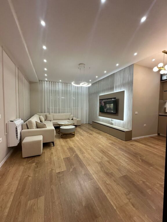 2+1 apartment for rent at Pazari i Ri