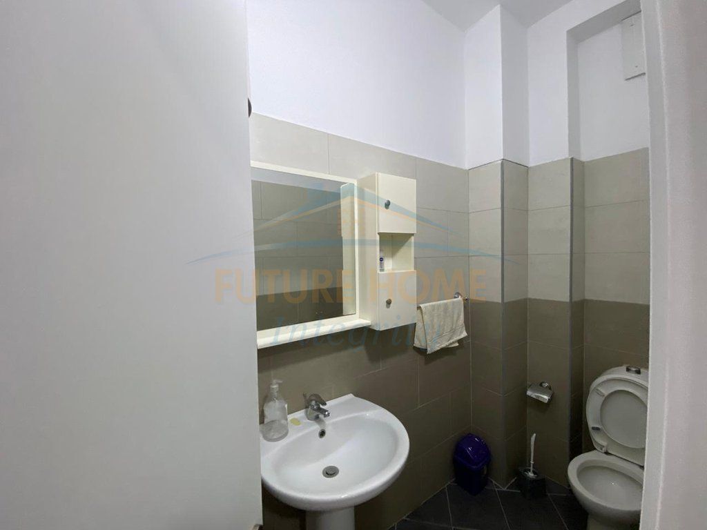 Qera, Apartament 2+1, Rruga e Kavajës, Tiranë.