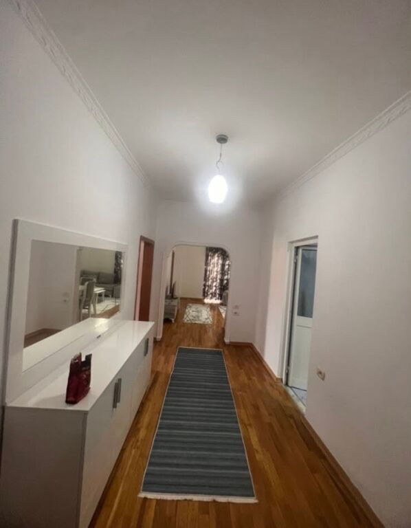 Affittasi Appartamento 2+1+1 con Balcone