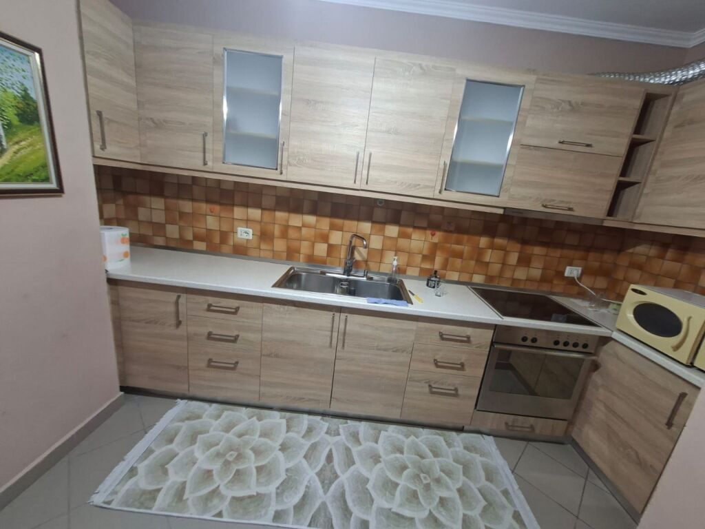 Apartament me qera 1+1 📍Brryl, prane palester Friends