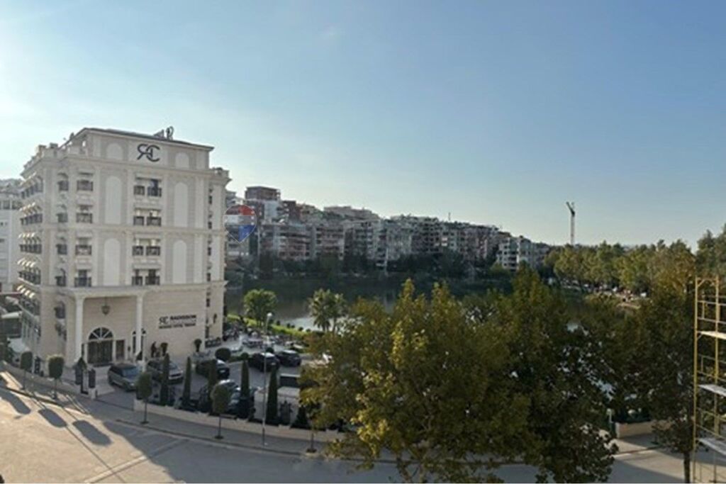 Studio for Rent, Radisson Hotel
