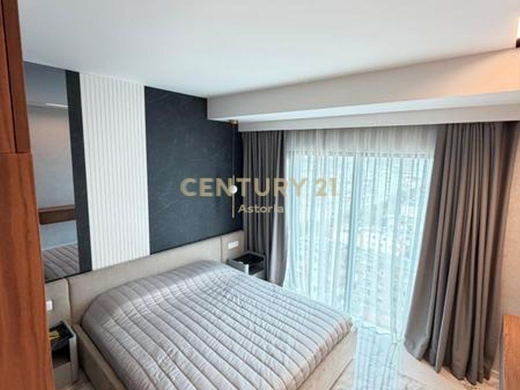 Shitet Duplex luksoz 221 m² + parkim te mbyllur te "Square 21", Tiranë