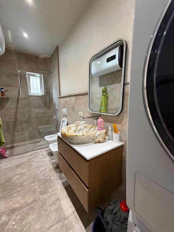 Apartament 2+1 per shitje te Vasil Shanto !