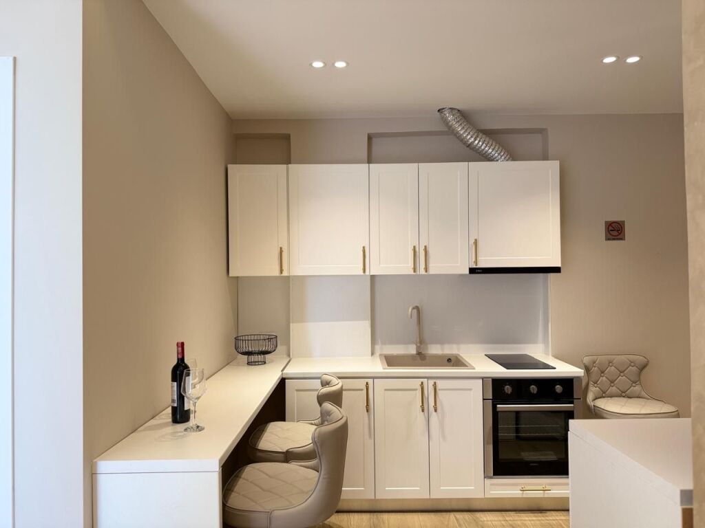 Apartament me qira në Lungomare Vlorë Tetor-1 Qershor