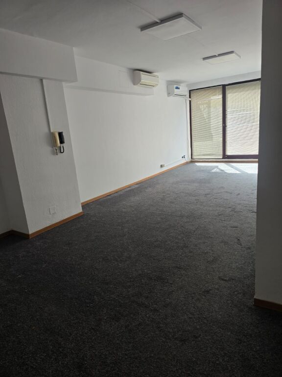 AMBIENT BIZNESI ME QIRA – QENDËR TIRANË