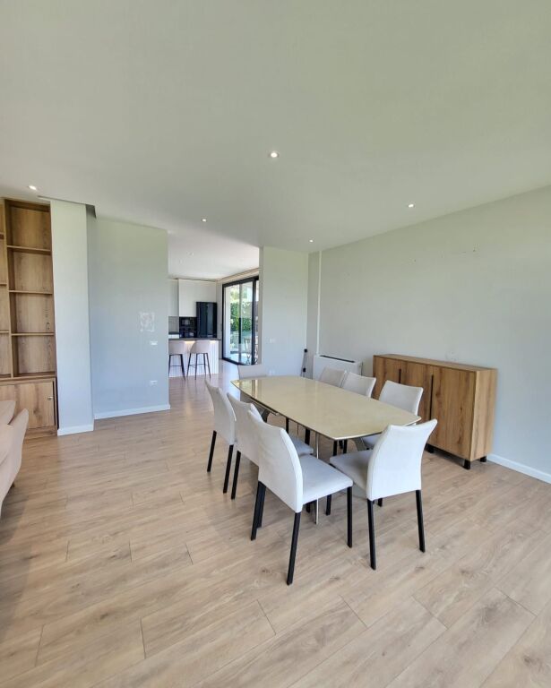 VILLA FOR RENT – DRY LAKE