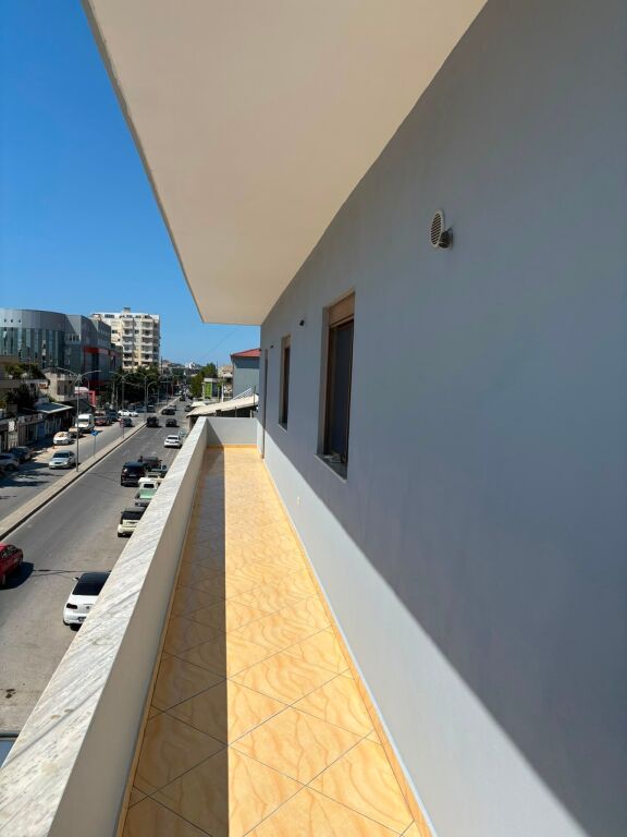 Apartment for rent in a private building 3+1