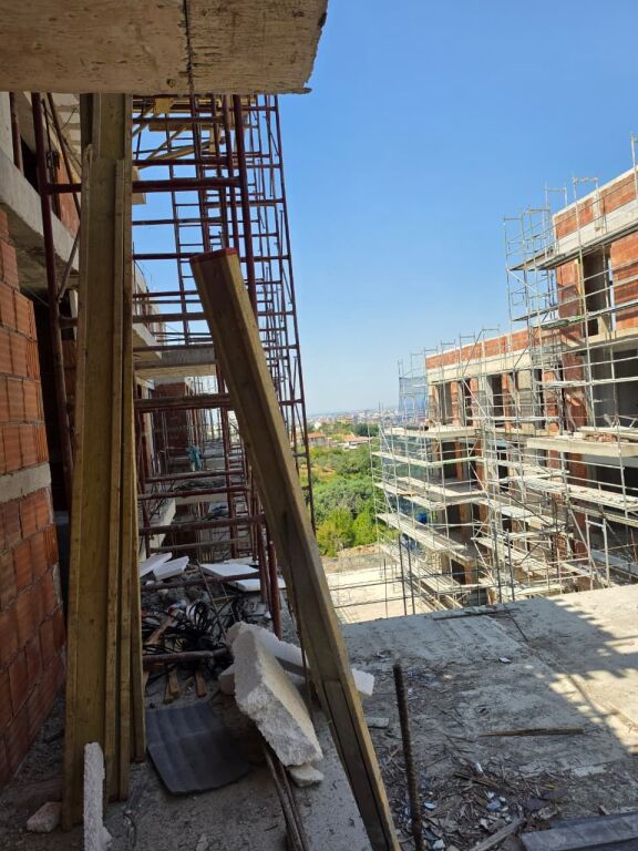 🏡 SHITET: 3+1+2Wc &amp; Ballkon + Depo📍Res. Kodra Diellit II✨ 165 m² | Kati 3 | Proçes Ndërtimi | Mundësi Ndarje në 2 ap 1+1 | Çmimi: 255.000€