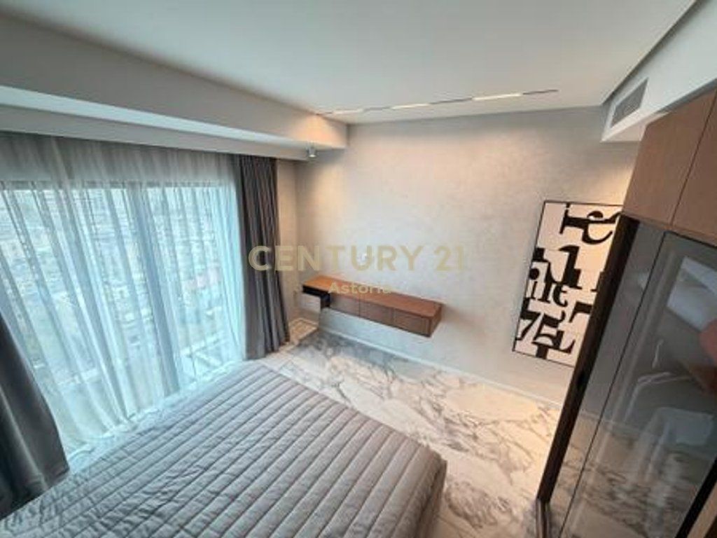 Shitet Duplex luksoz 221 m² + parkim te mbyllur te "Square 21", Tiranë