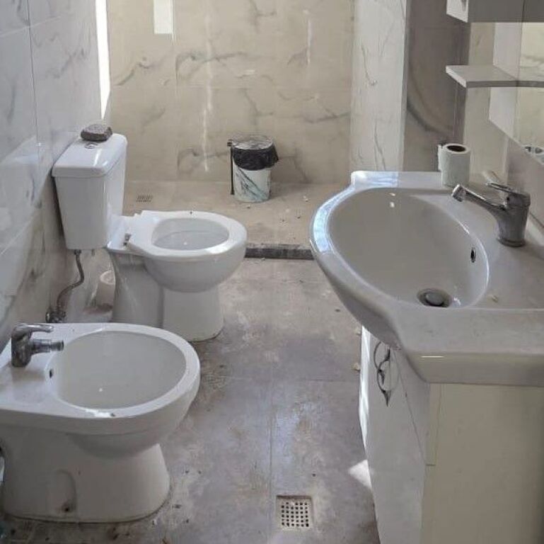 🏢 JEPET AMBIENT ZYRE ME QIRA – KOMUNA E PARISIT ✨